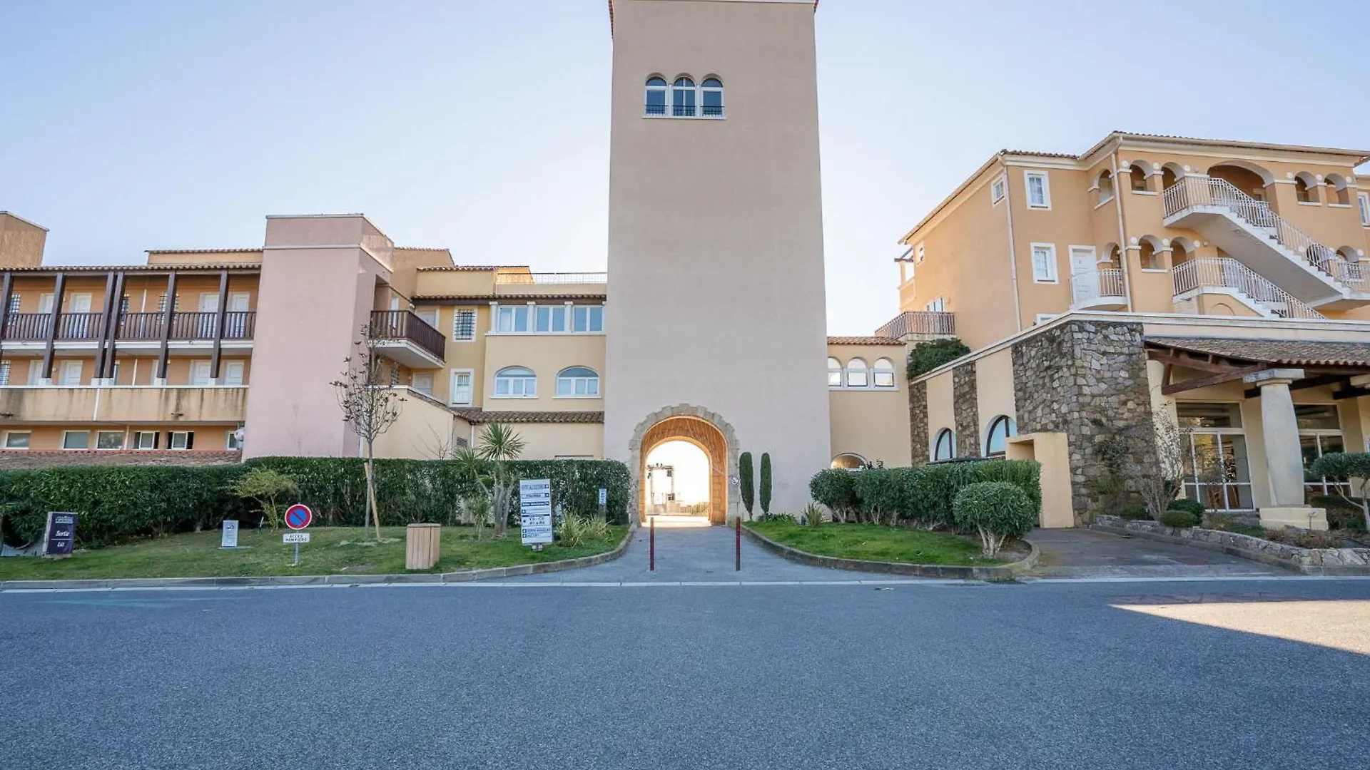 Apartment Village Cap Esterel - Le Belvedere-4 By Interhome Saint-Raphaël